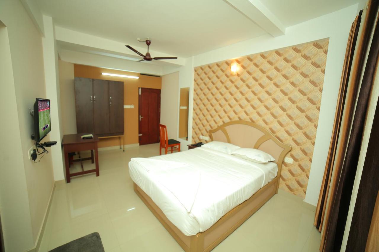 Hotel Falcon Thiruvananthapuram Exterior photo