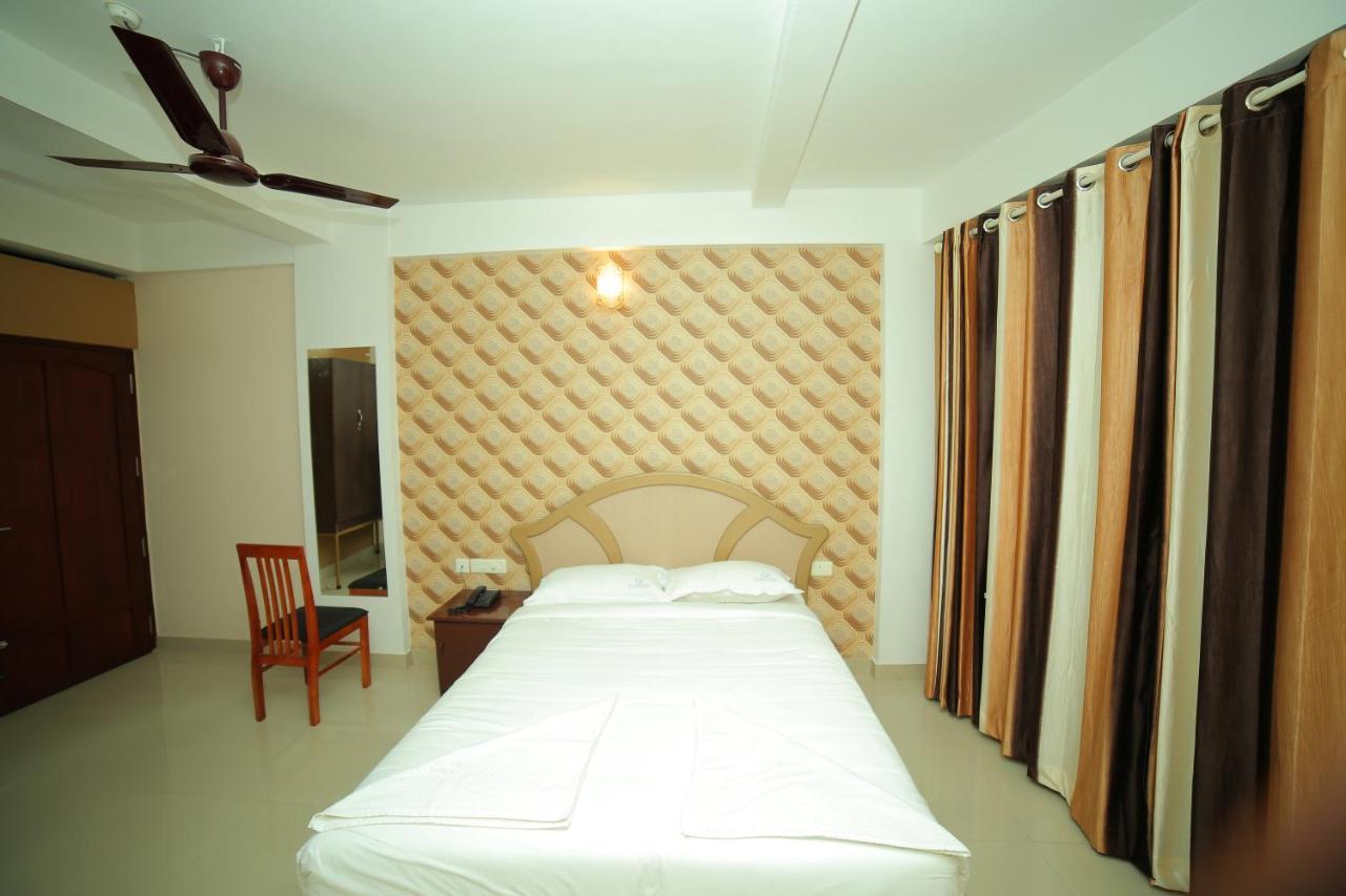 Hotel Falcon Thiruvananthapuram Exterior photo