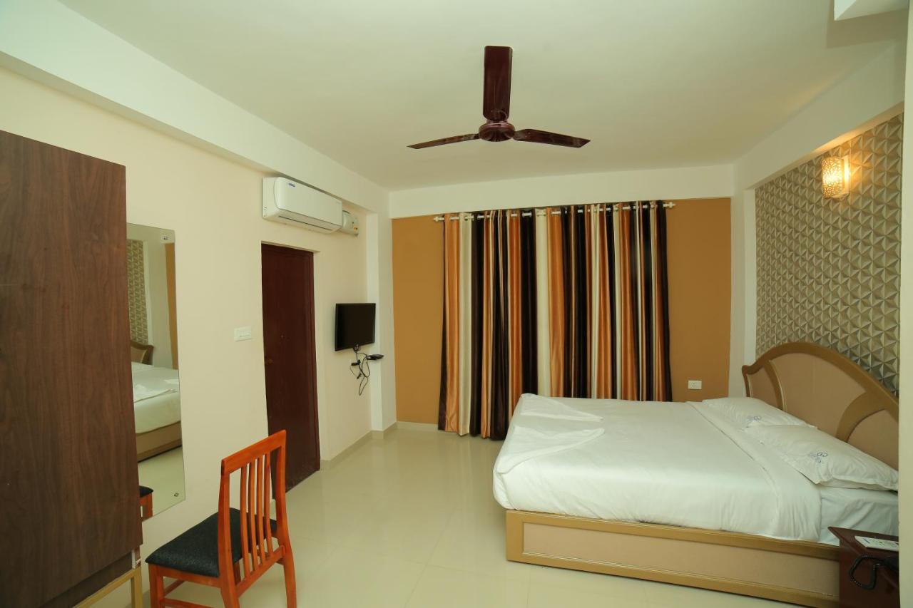 Hotel Falcon Thiruvananthapuram Exterior photo