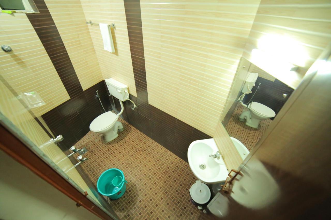 Hotel Falcon Thiruvananthapuram Exterior photo