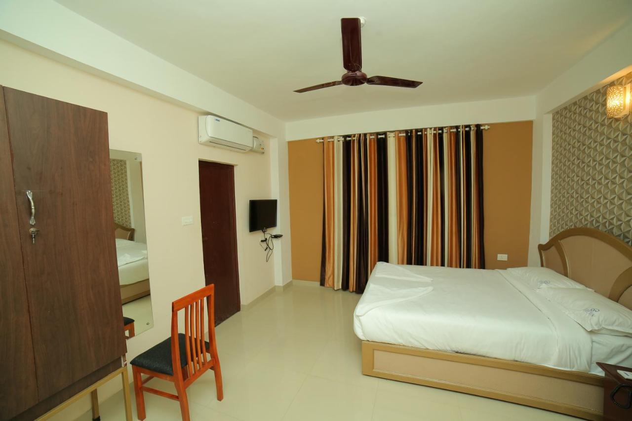 Hotel Falcon Thiruvananthapuram Exterior photo