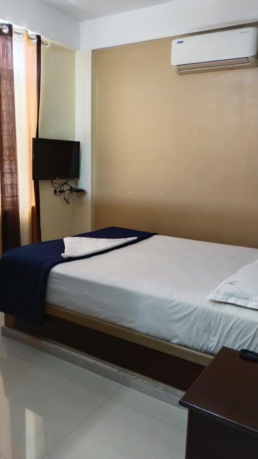Hotel Falcon Thiruvananthapuram Exterior photo